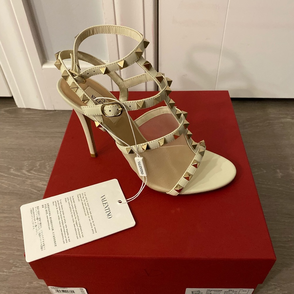 BRAND NEW Valentino Sandal